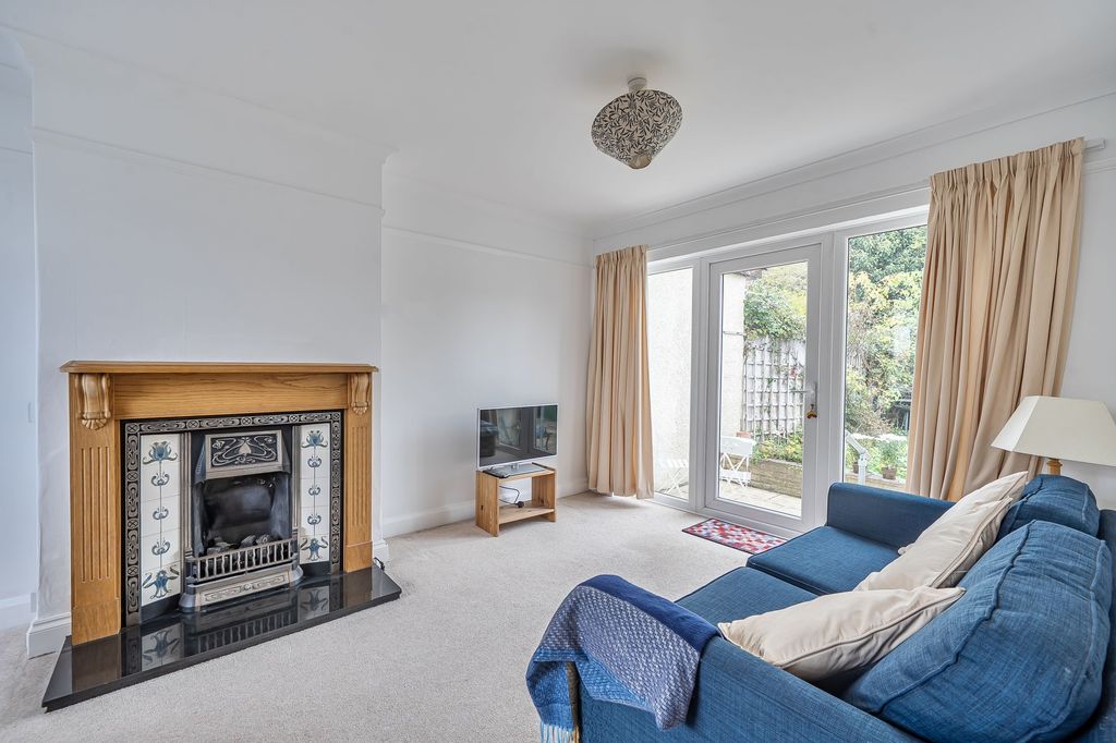 Property photo 2 of 18