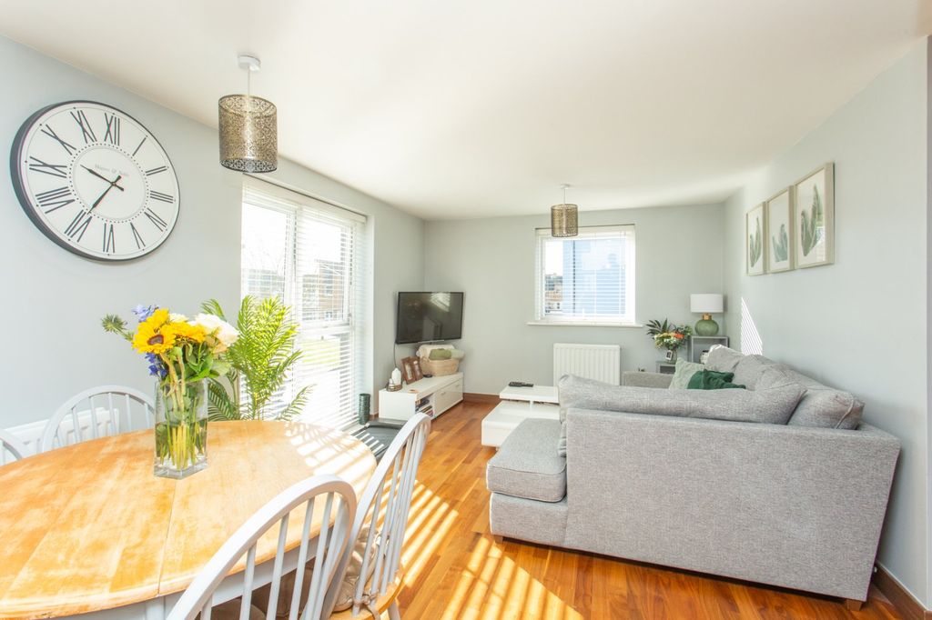 Property photo 2 of 11 Picture 2