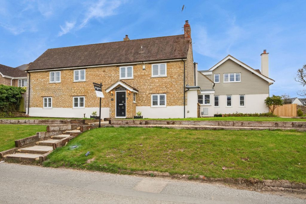 Property photo 1 of 48