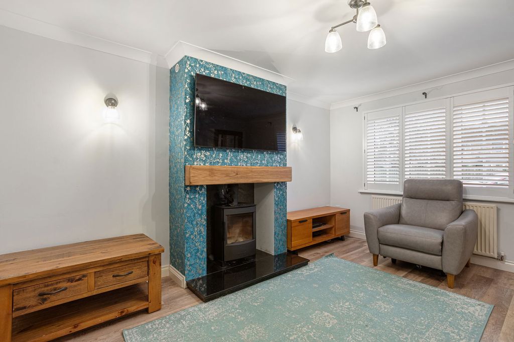 Property photo 2 of 23