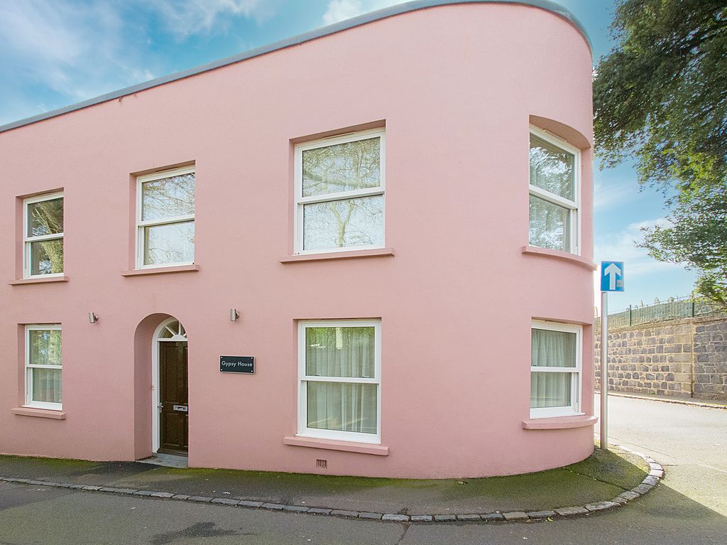 2 bed property to rentUpland Road, St Peter Port, Guernsey GY1