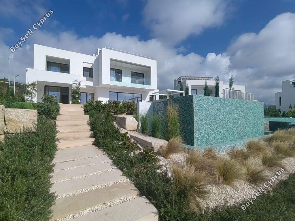 Property photo 1 of 33