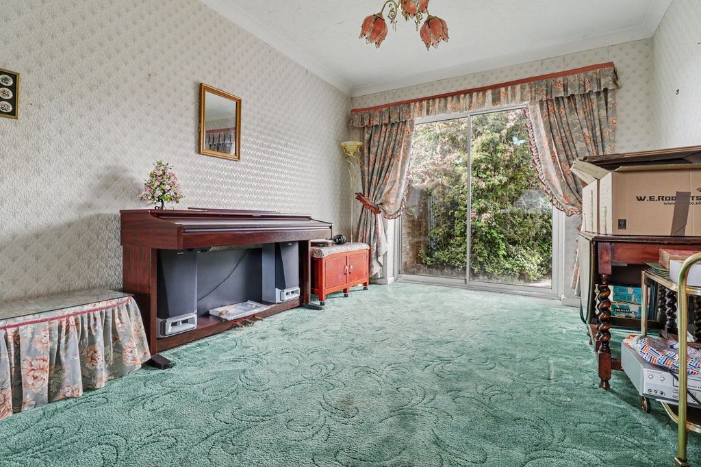 Property photo 3 of 12