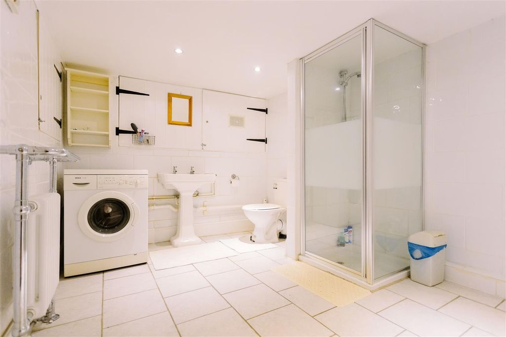 Property photo 3 of 18 md7Y--8Ape6Pirmu5J5Lsw.Jpg