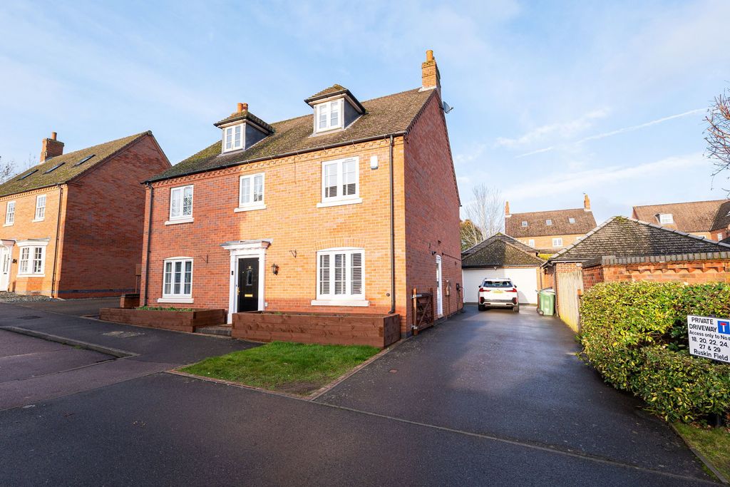 Property photo 1 of 32