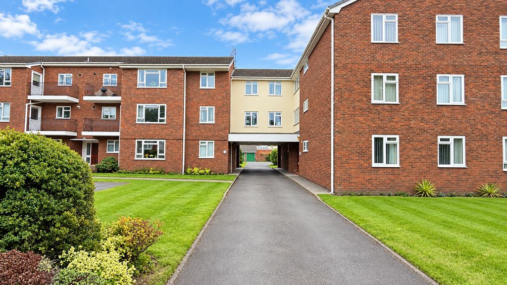 Property photo 2 of 18 5557051