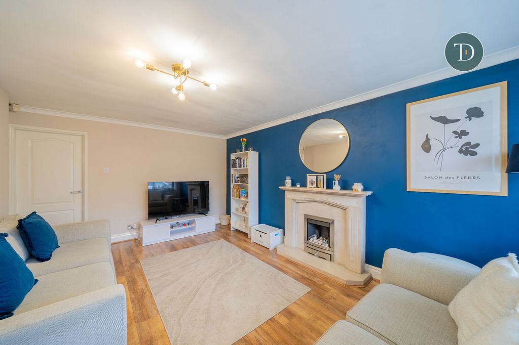 Property photo 2 of 21