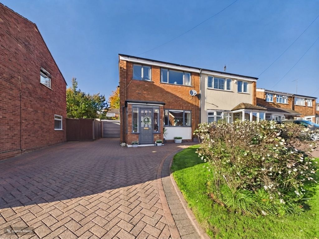 Property photo 1 of 18 Cam01698G0Pr0348Still024001