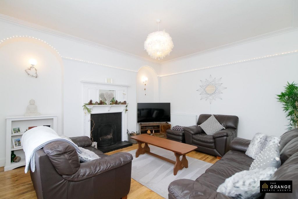 Property photo 3 of 36