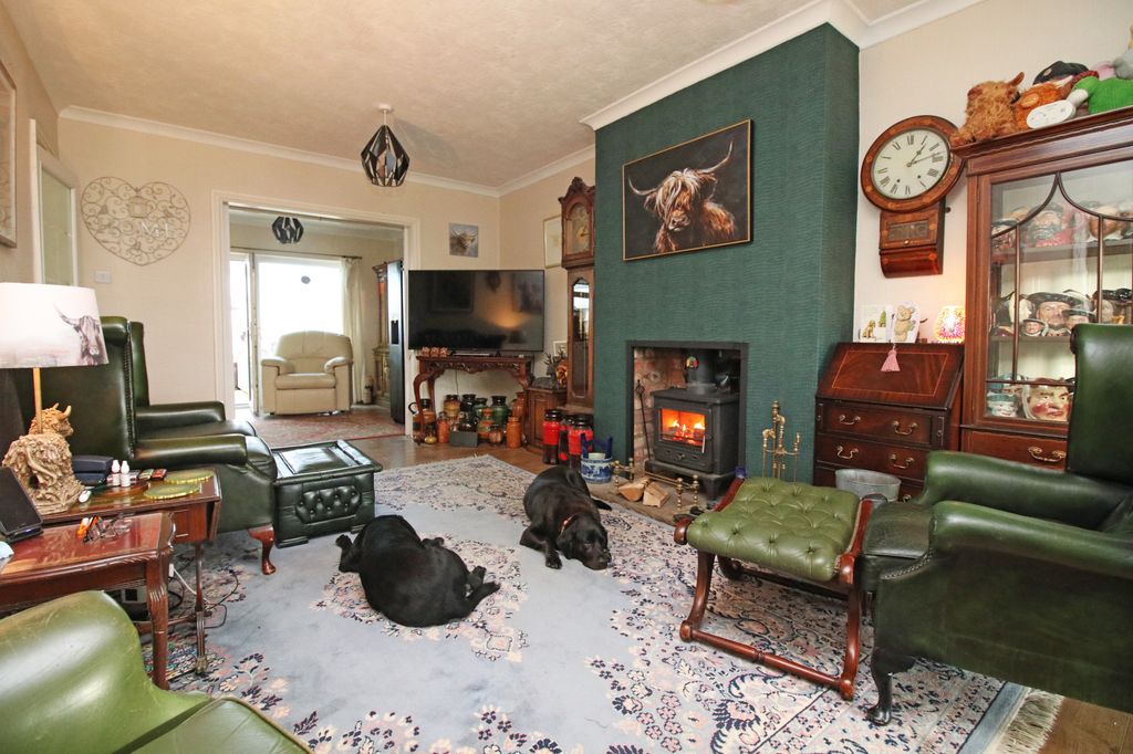 Property photo 3 of 41