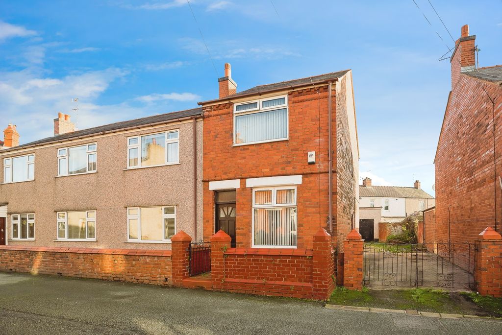 Property photo 1 of 15 Front Aspect