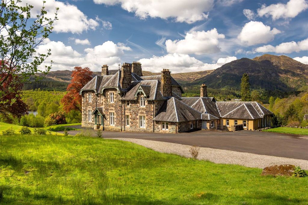 Property photo 3 of 43 Glenbruach House