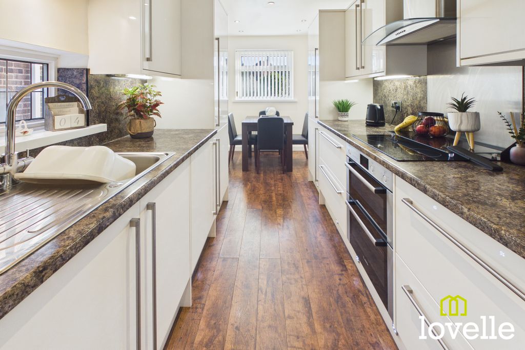 Property photo 3 of 25