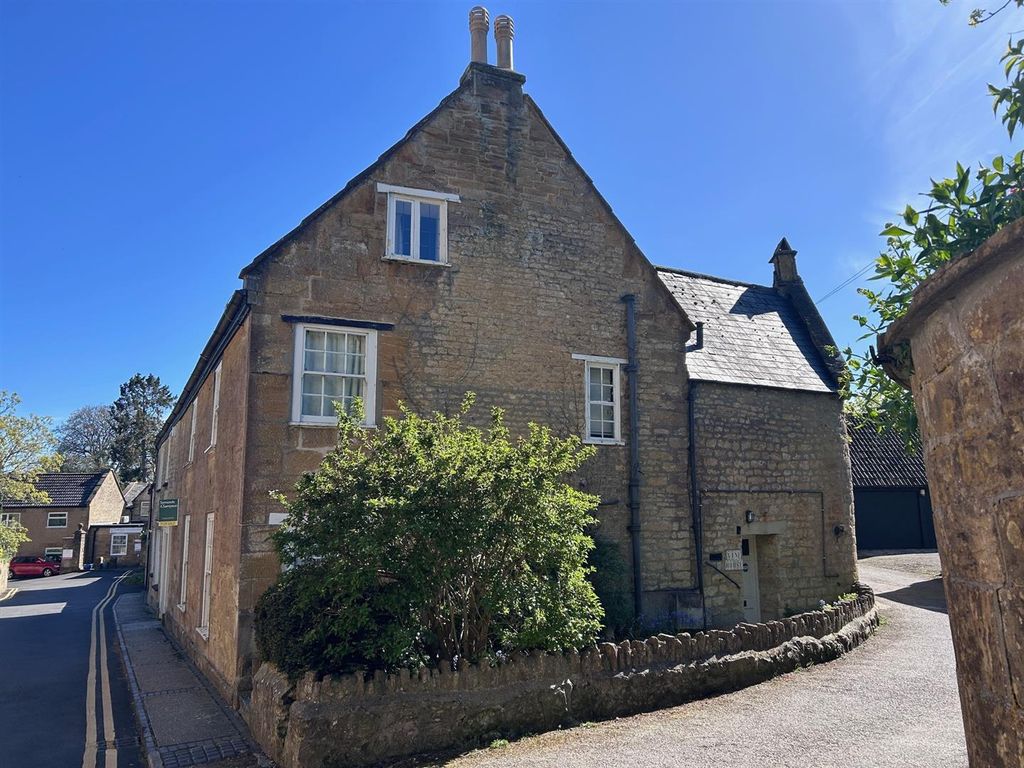 Property photo 1 of 10 Vine House