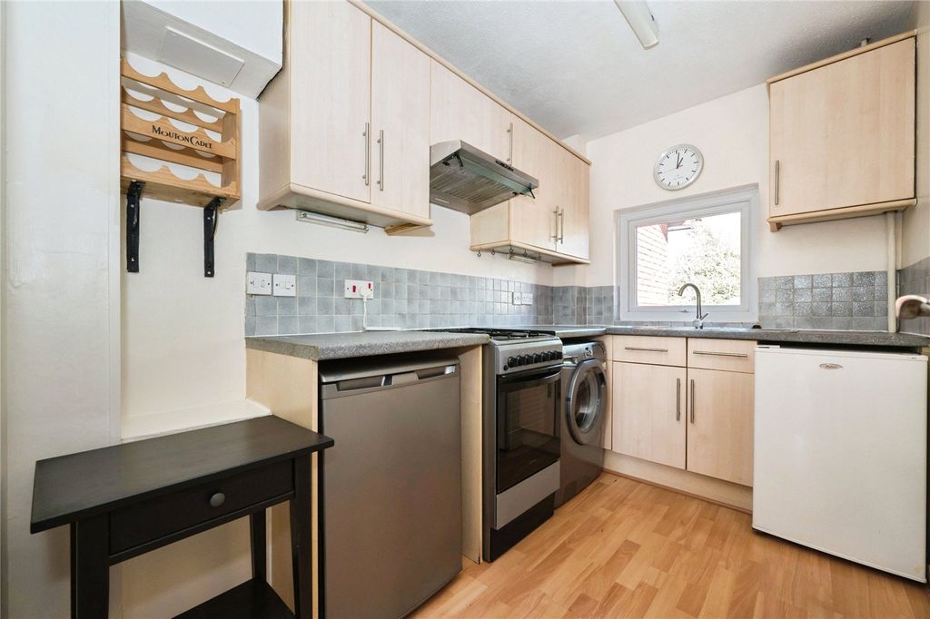 Property photo 3 of 10 Picture No. 21