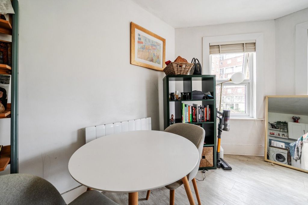 Property photo 3 of 7 Picture No. 28