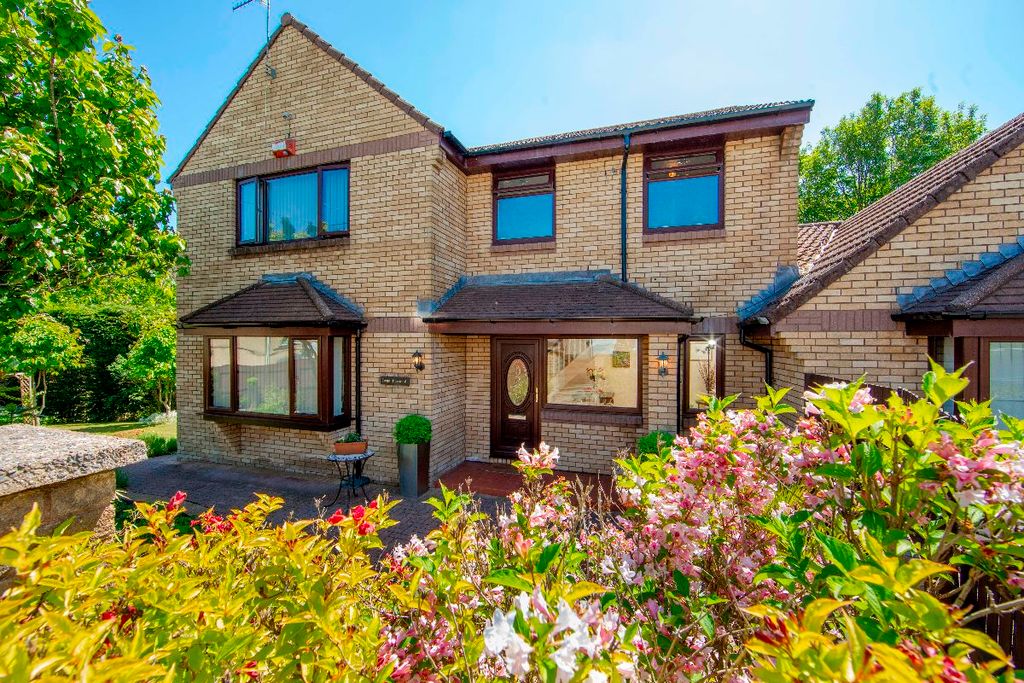 Property photo 1 of 64