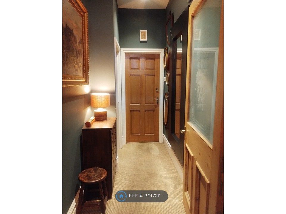 Property photo 1 of 16 Shared Hall