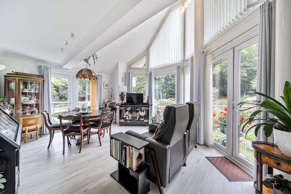 Property photo 2 of 29 Kitchen/Dining Room