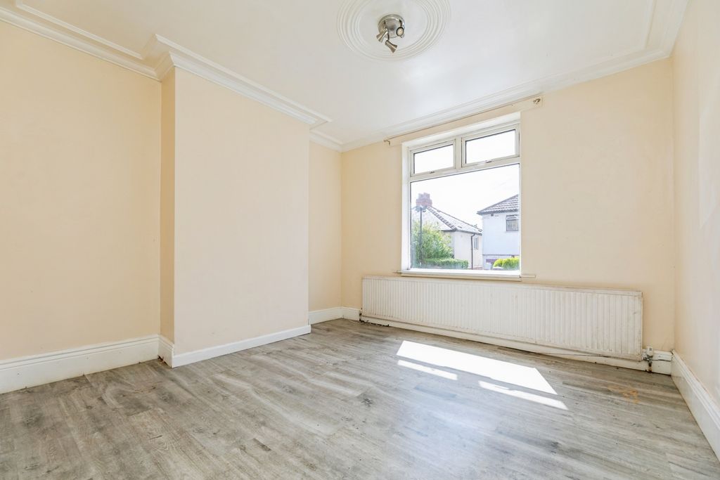 Property photo 2 of 17 Photo