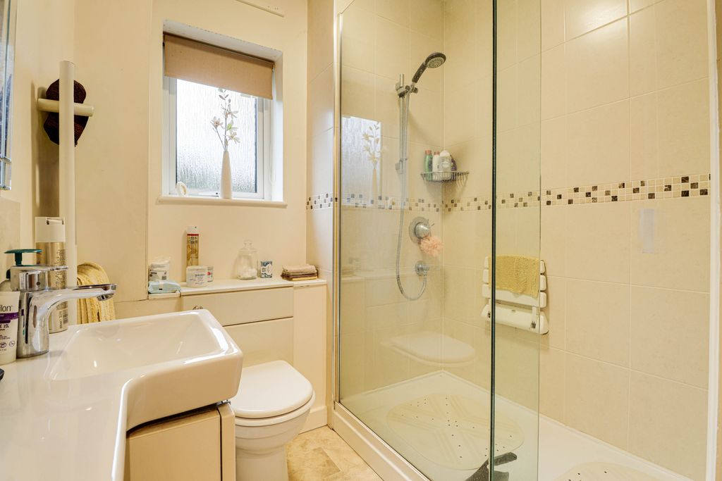 Additional image 9 of 3 bed flat for saleColeridge Court, Harpenden, Hertfordshire AL5