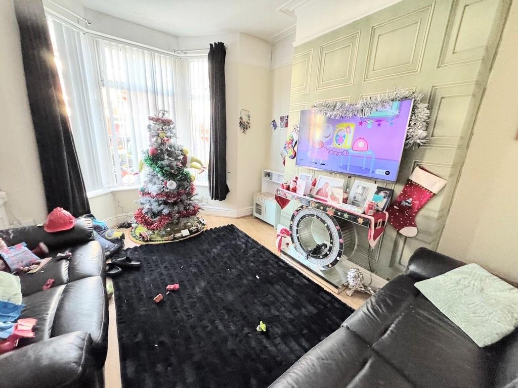 Property photo 2 of 9 Lounge