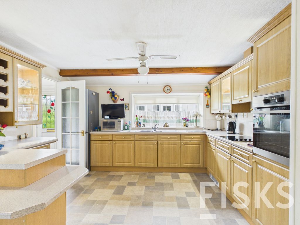 Property photo 2 of 23