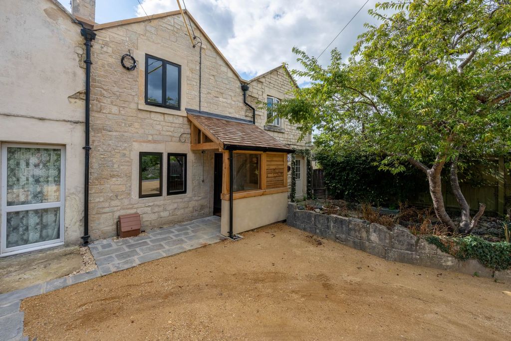 Property photo 1 of 21