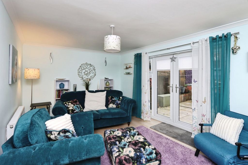 Property photo 3 of 20 Pbox-Img.Jpg