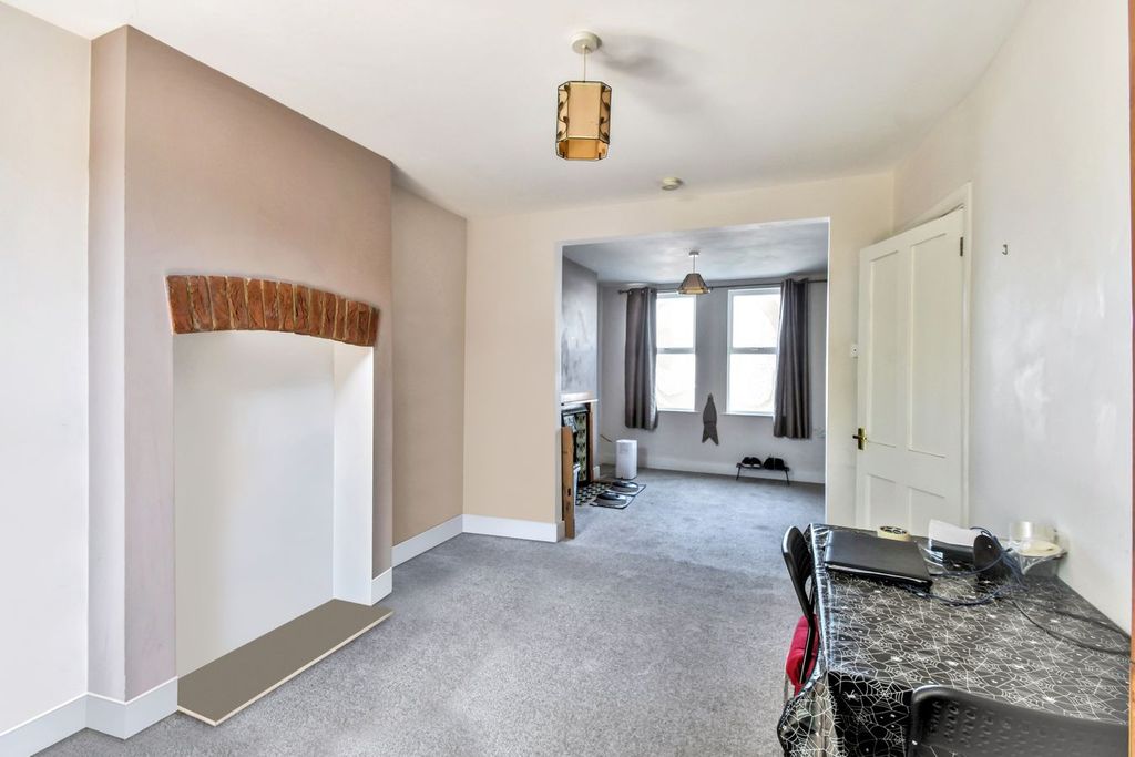 Property photo 3 of 14