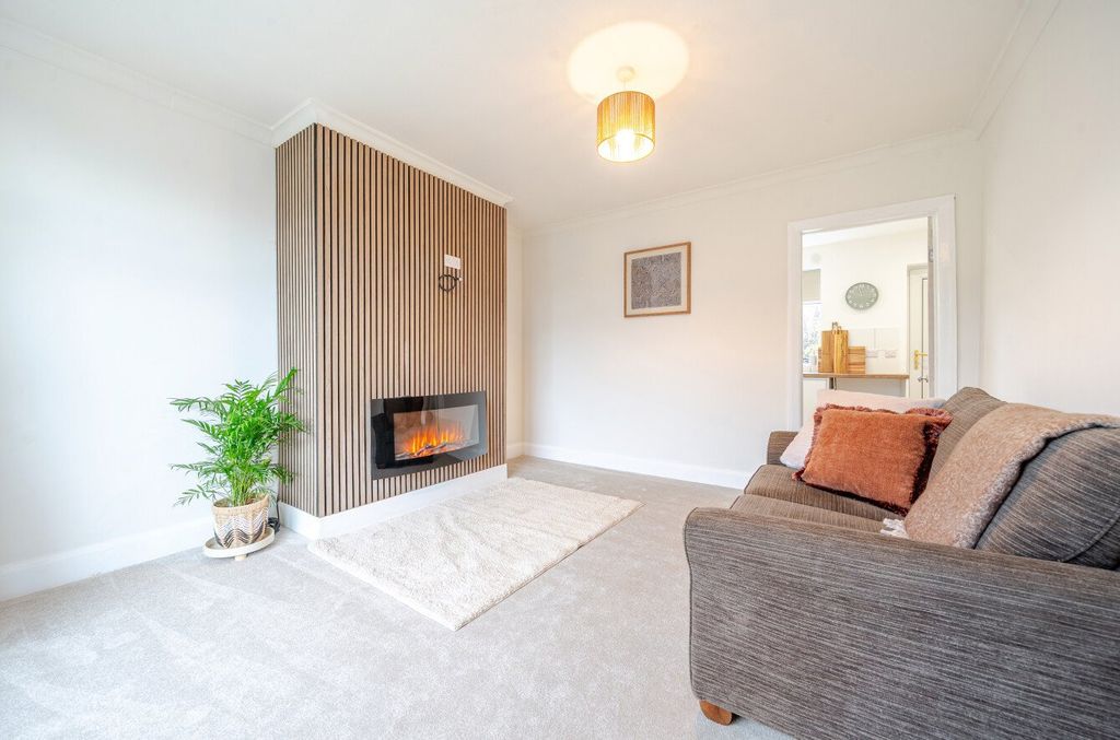 Property photo 3 of 14 1370155-3-68F755F...