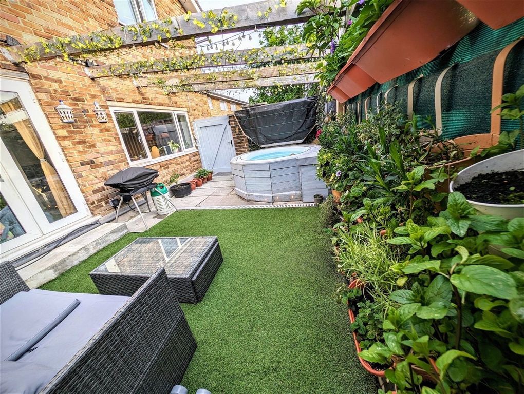 Property photo 3 of 21