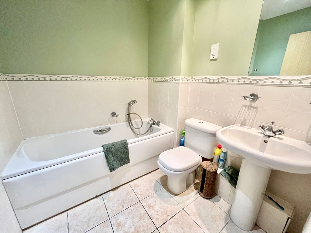 Property photo 3 of 12