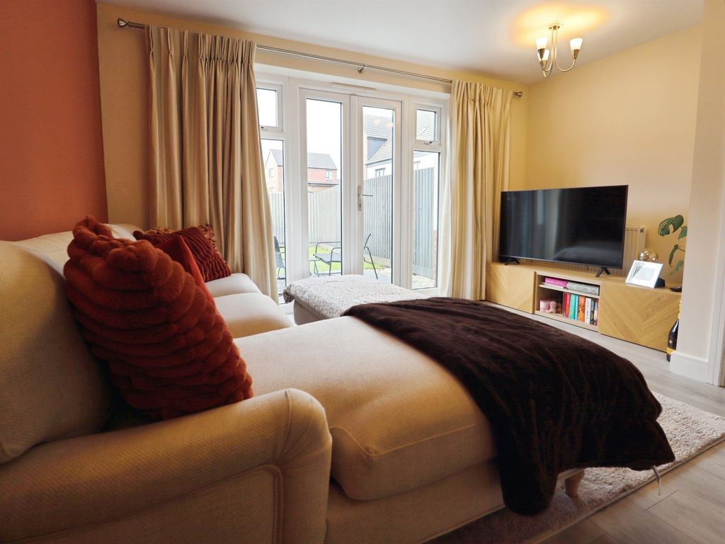 Property photo 3 of 18