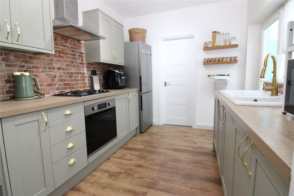 Property photo 3 of 16 Picture No. 04