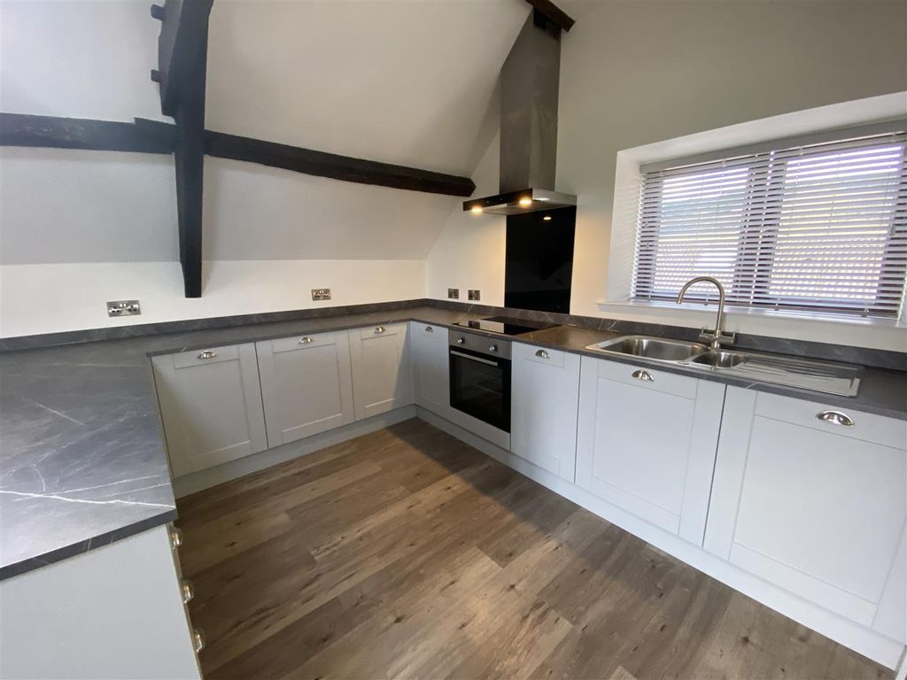 Property photo 3 of 30 Kitchen