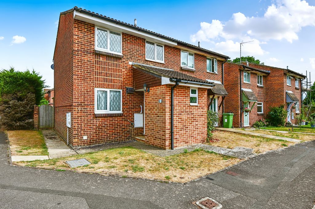 Property photo 1 of 10 65 Avocet Crescent (10)