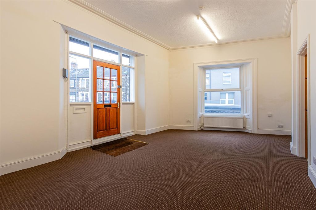 Property photo 3 of 14 Lower Cathedral Road 33-5.Jpg