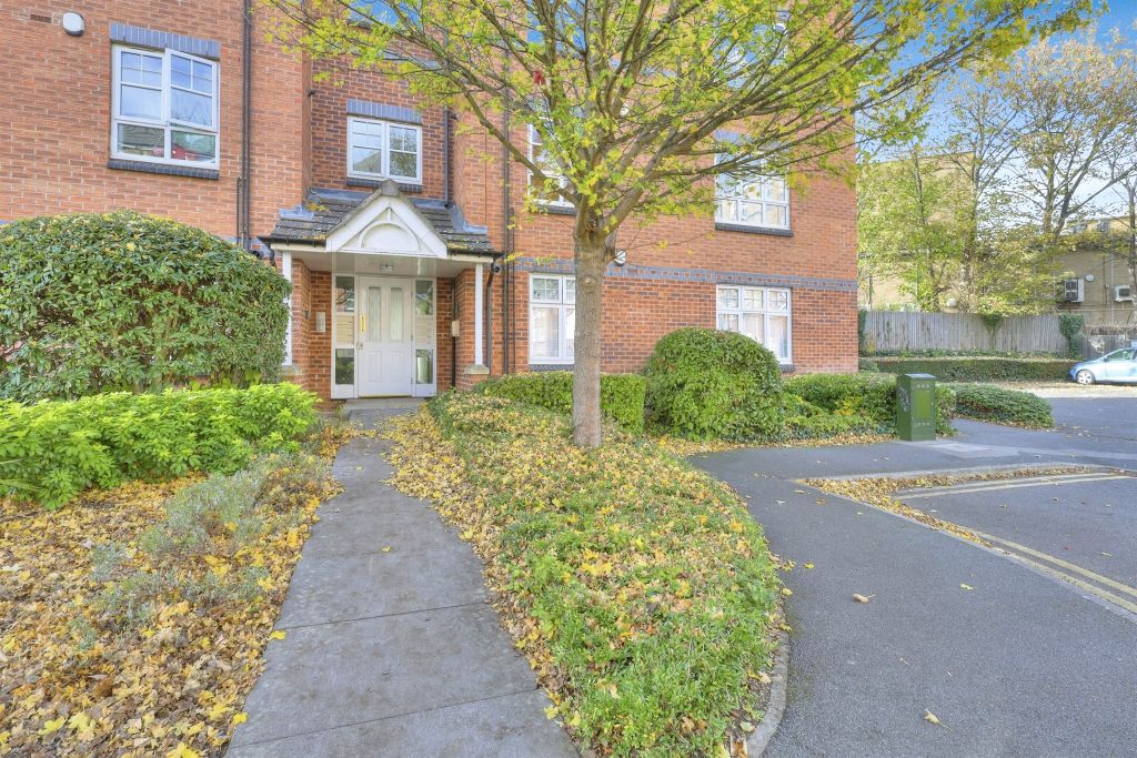 Property photo 1 of 17