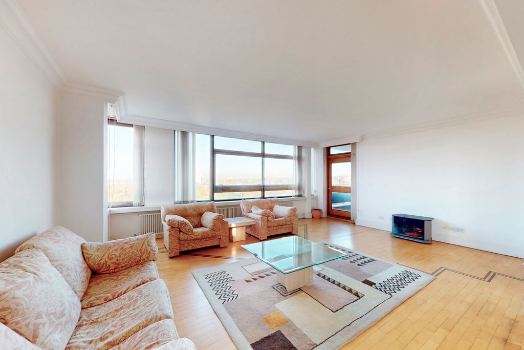 Property photo 3 of 15 Picture No. 03