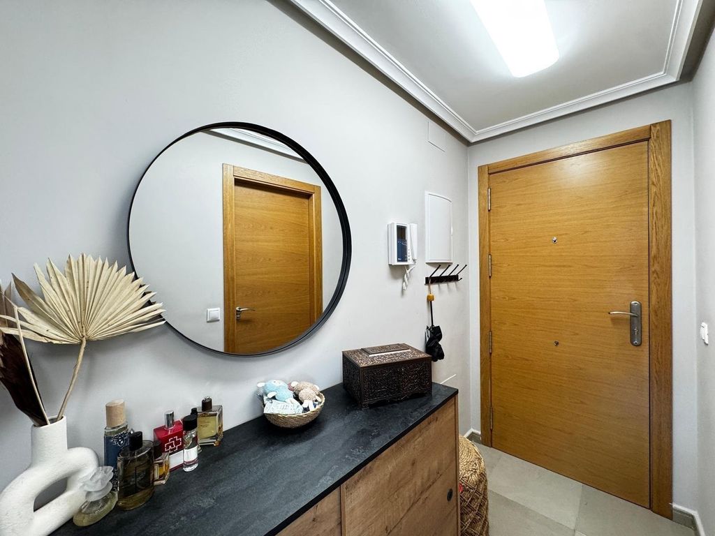 Property photo 2 of 50