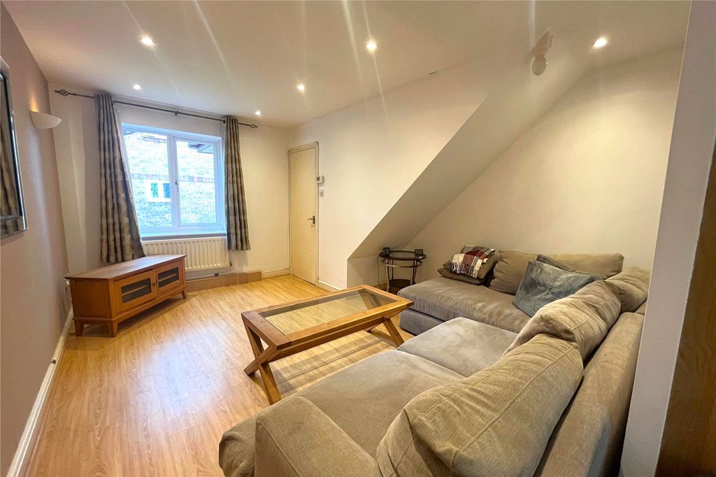 Property photo 3 of 11 Picture No. 11