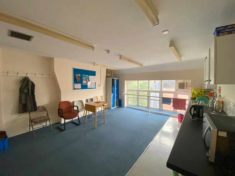 Property photo 3 of 8 Photo 4