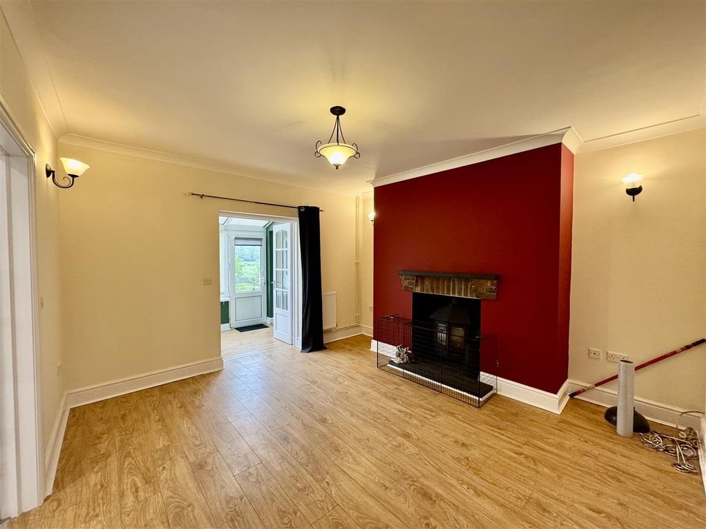 Property photo 2 of 24 Lounge