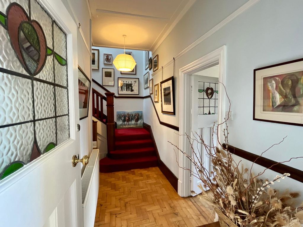 Property photo 3 of 35