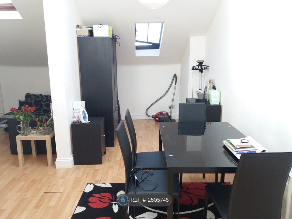 Property photo 2 of 7 Living Room