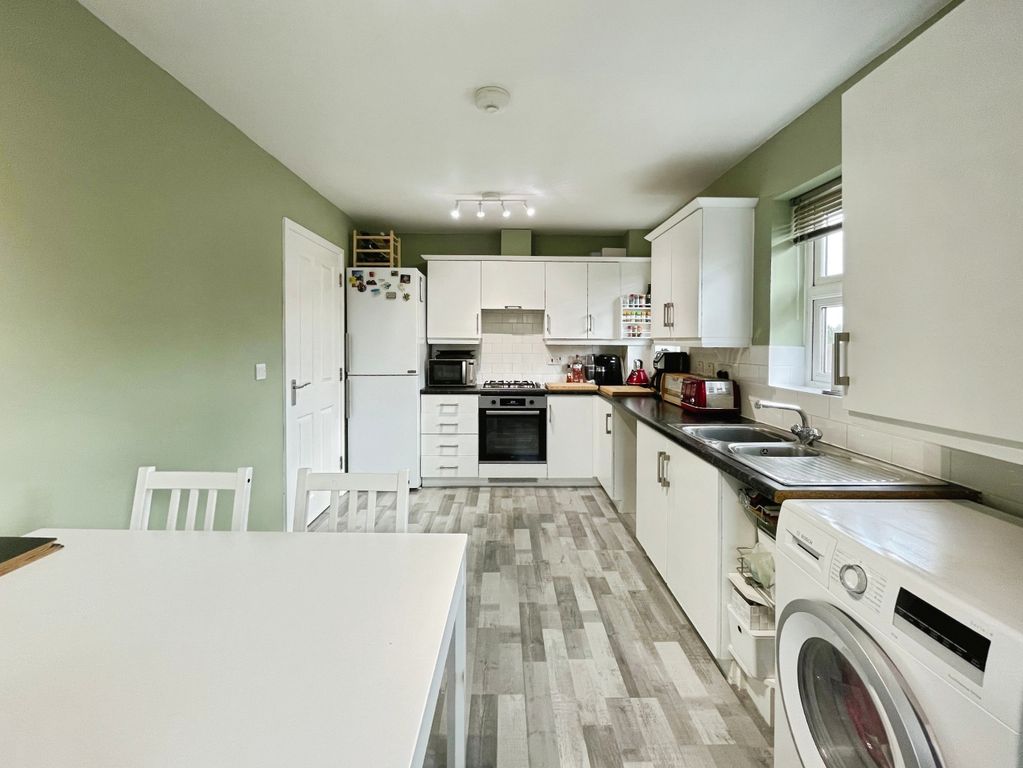 Property photo 3 of 17 Kitchen/Diner