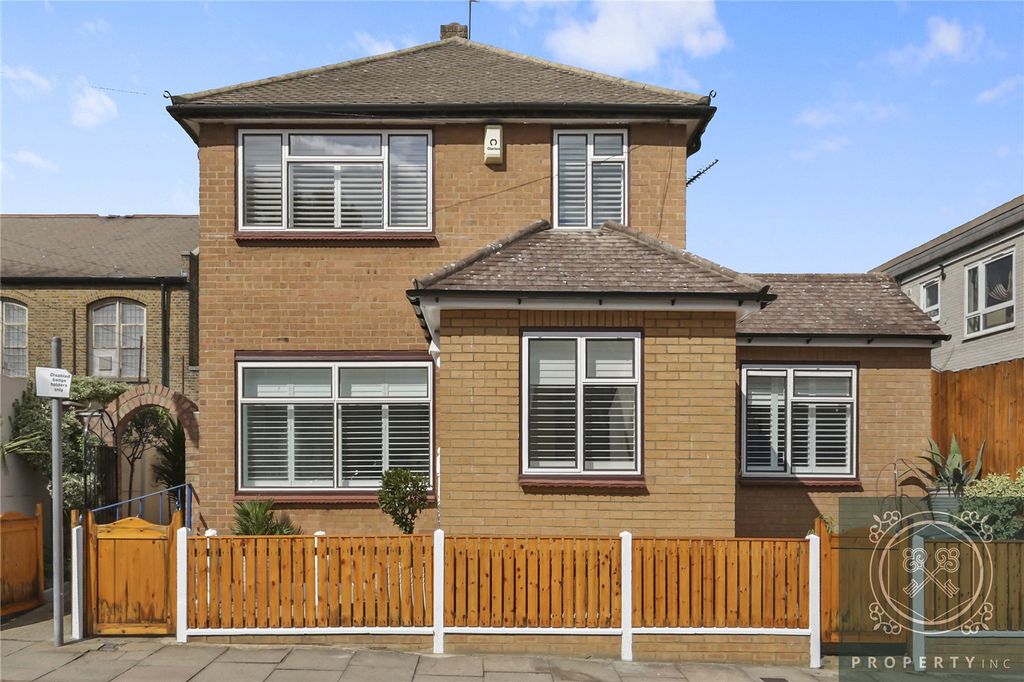 Property photo 1 of 13 External