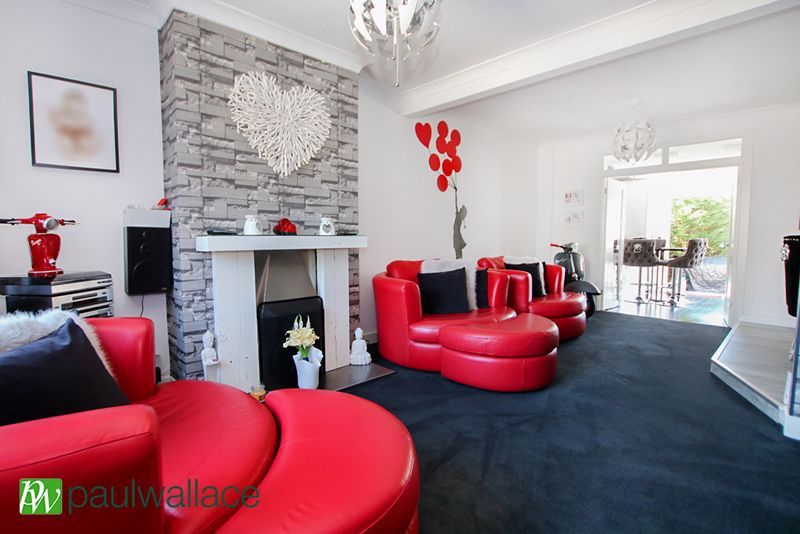 Property photo 2 of 19 Lounge
