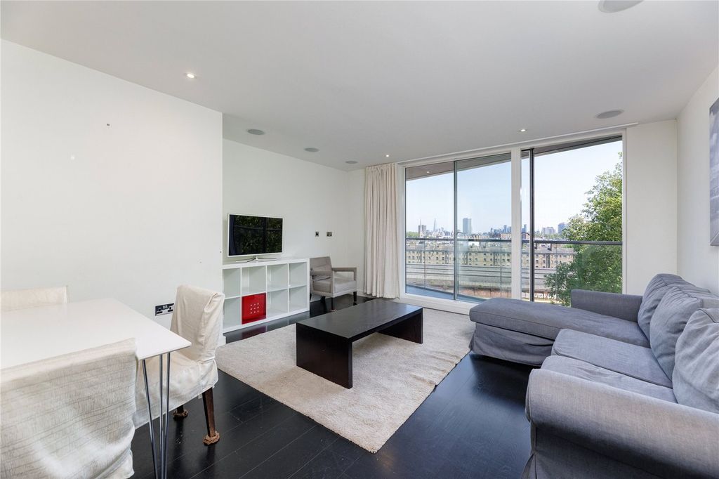 Property photo 1 of 11 Reception Room